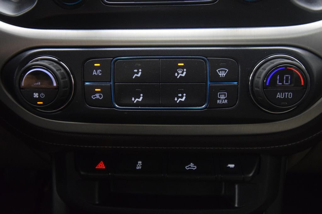 Used 2019 Smokey Quartz Metallic GMC SLE1 image 30