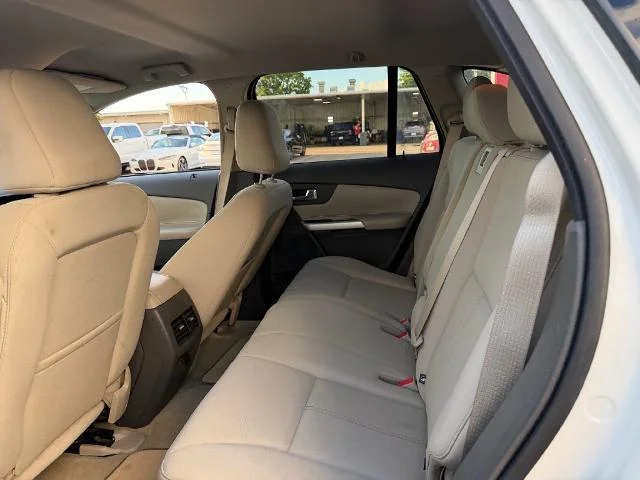 Used 2011 White Suede Ford SE image 35