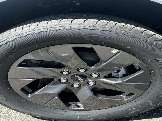 2025 Ford F-150 Lightning Flash - Photo 11