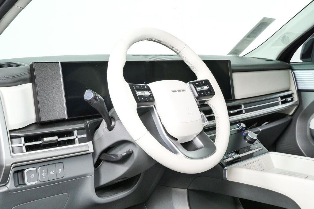 New 2026 Phantom Black Hyundai SE image 4
