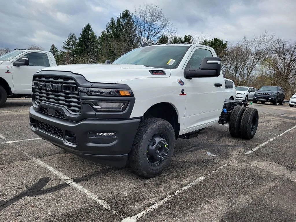 New 2026 Bright White Clearcoat RAM Tradesman image 3