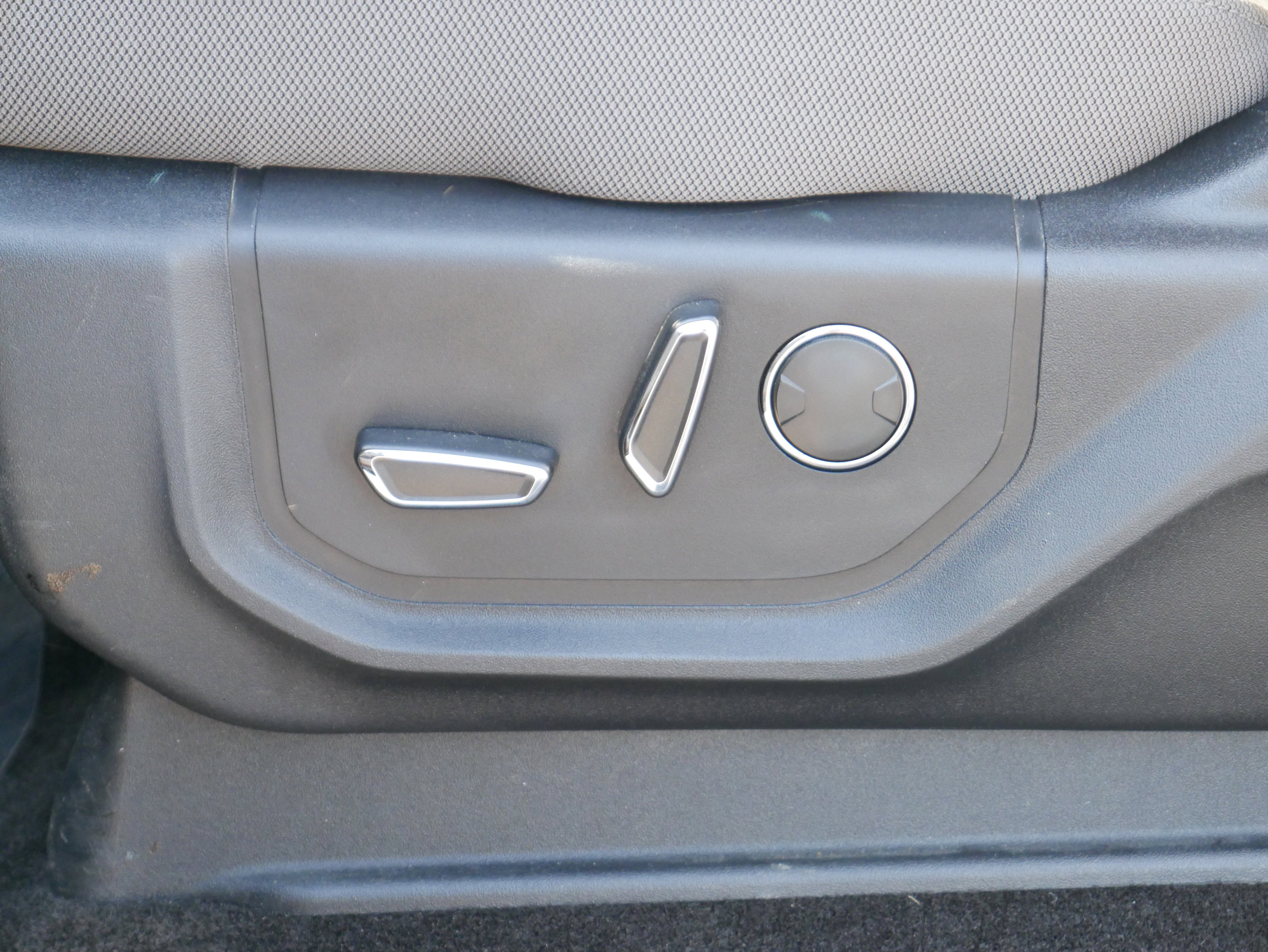 Used 2018 Wht Ford XL image 14