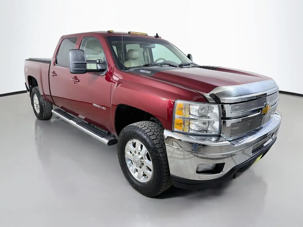 Used 2013 DEEP RUBY METALLIC Chevrolet SRW LTZ image 4