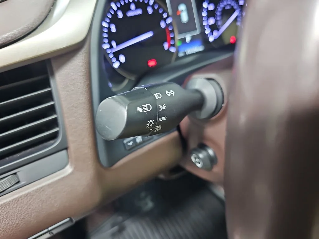 Used 2020 Red Lexus 350 image 28