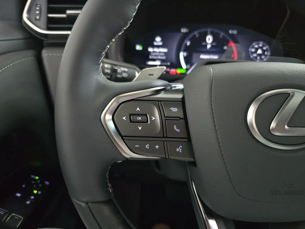 New 2026  Lexus 700h Luxury image 17