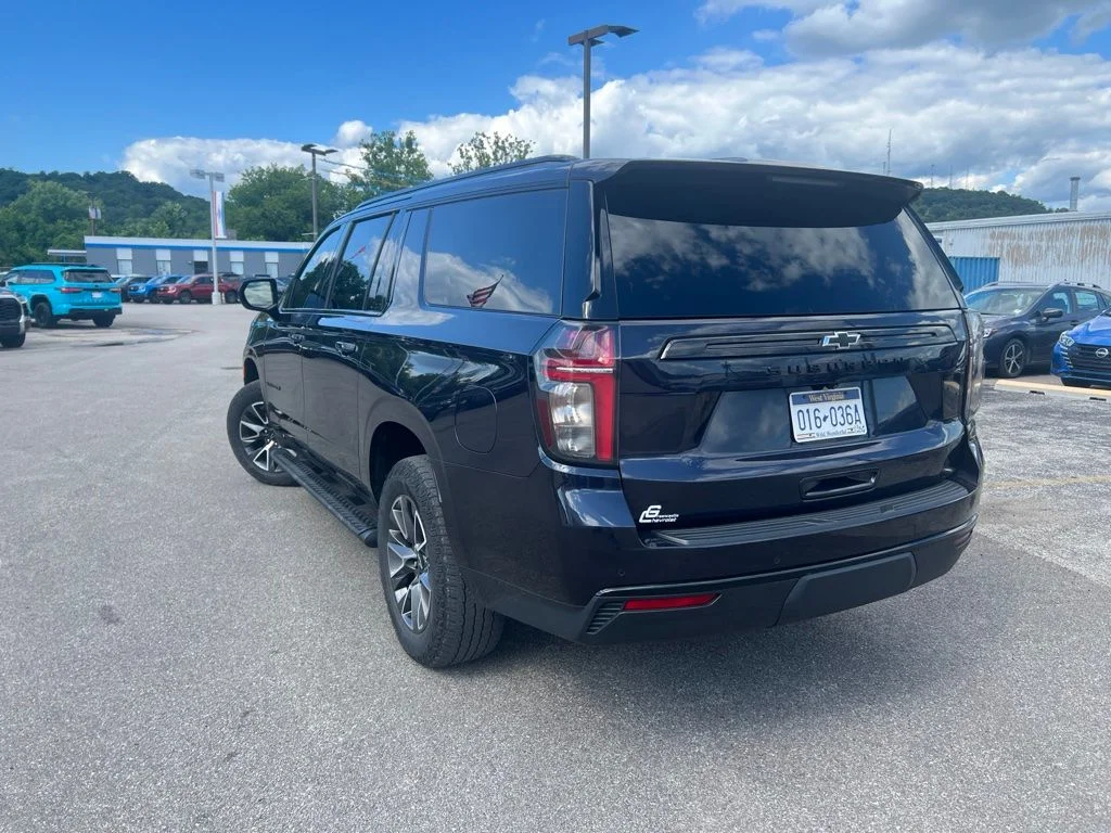 Used 2024 Gray Chevrolet Z71 image 9