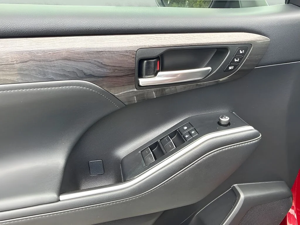 Used 2021 Red Toyota Platinum image 19