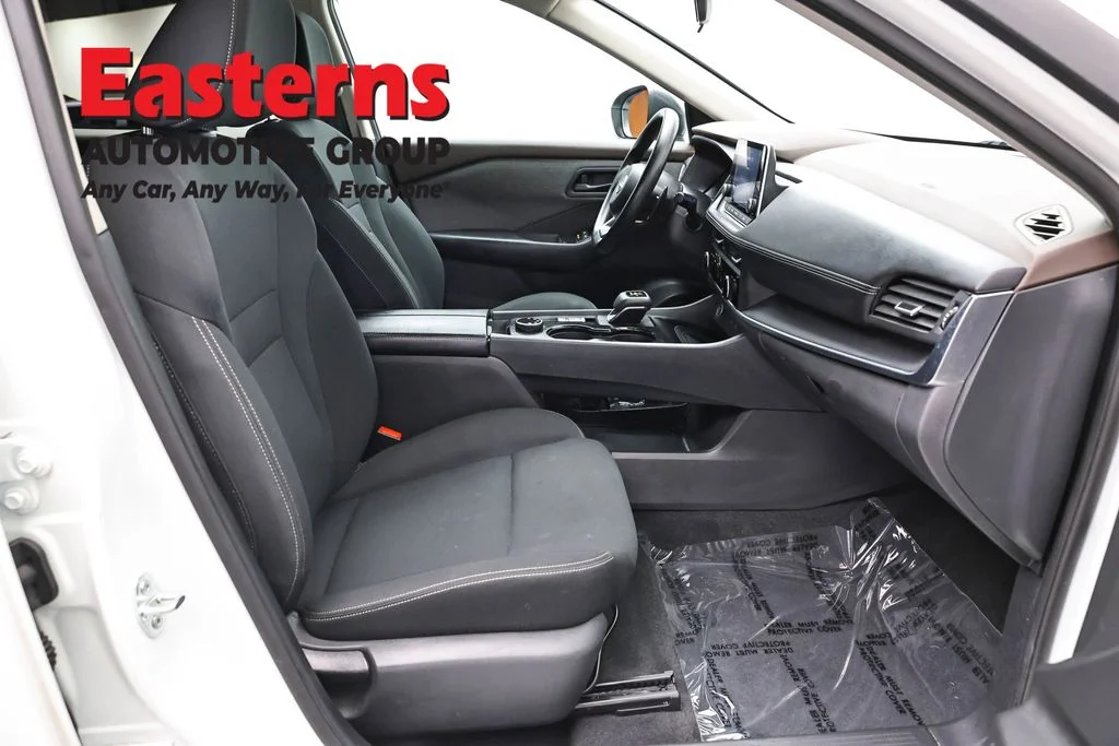 Used 2023 White Nissan S image 25