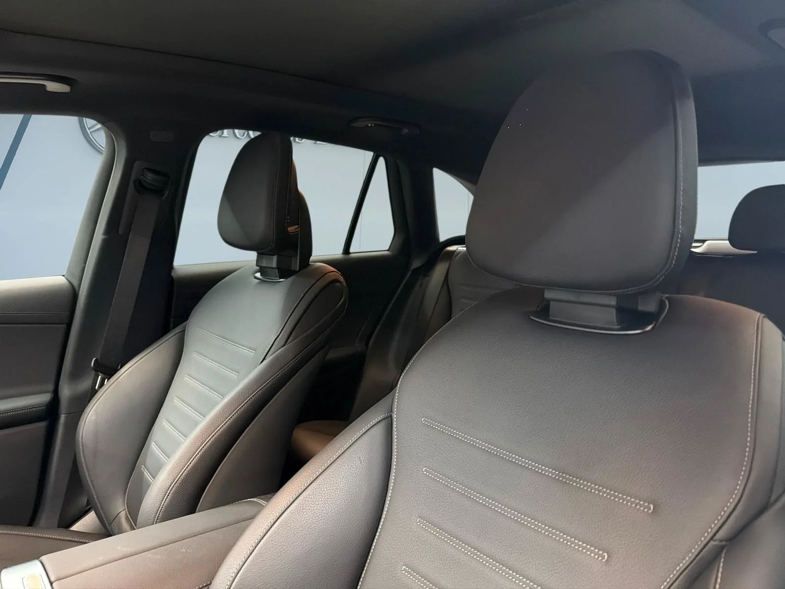 Used 2026 Light gray Mercedes-Benz GLC 300 image 12