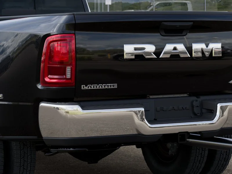 New 2026 Diamond Black Crystal Pearl-Coat Exterior Paint RAM Laramie image 39