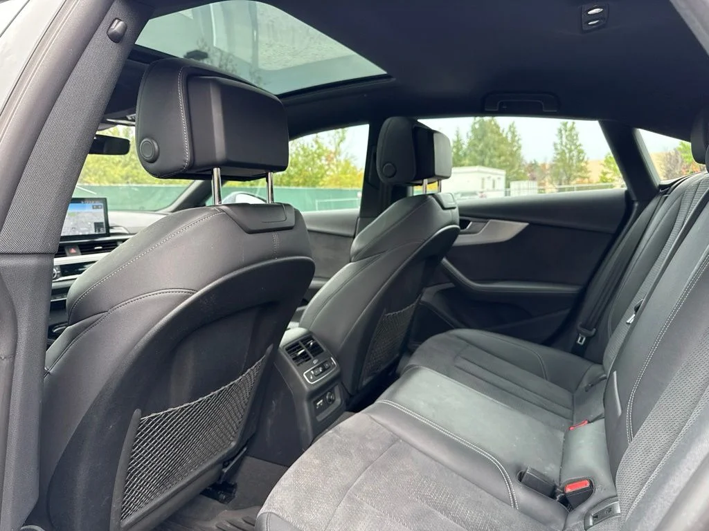 Used 2022 Navarra Blue Metallic Audi Prestige One-Owner image 19
