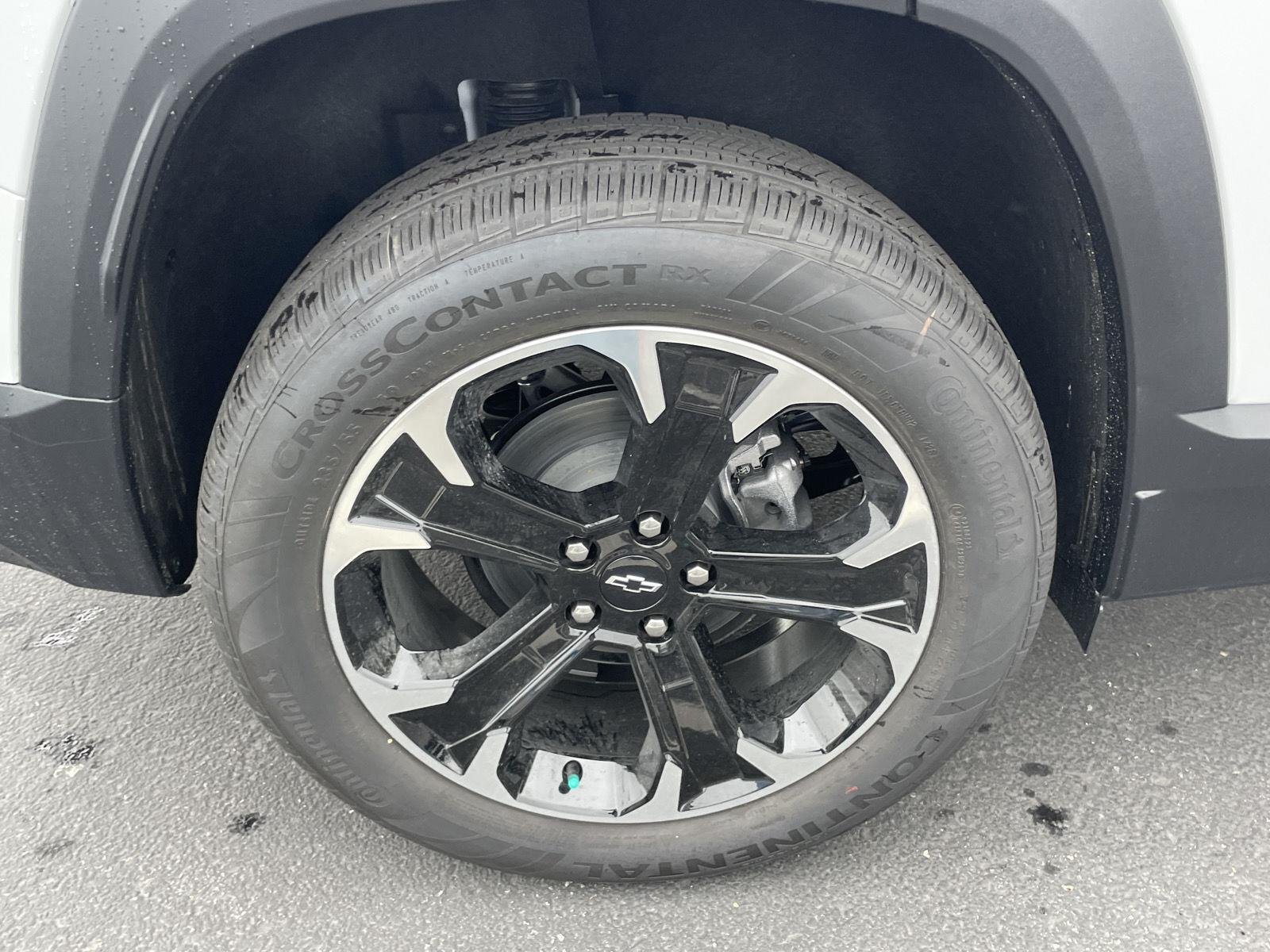 New 2026 Summit White Chevrolet LT image 18