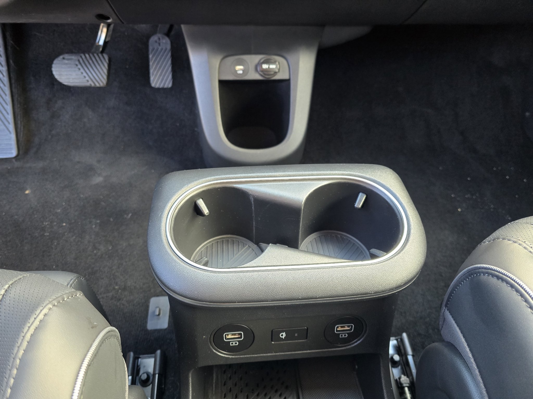 Certified Used 2024 Abyss Black Hyundai Limited image 24