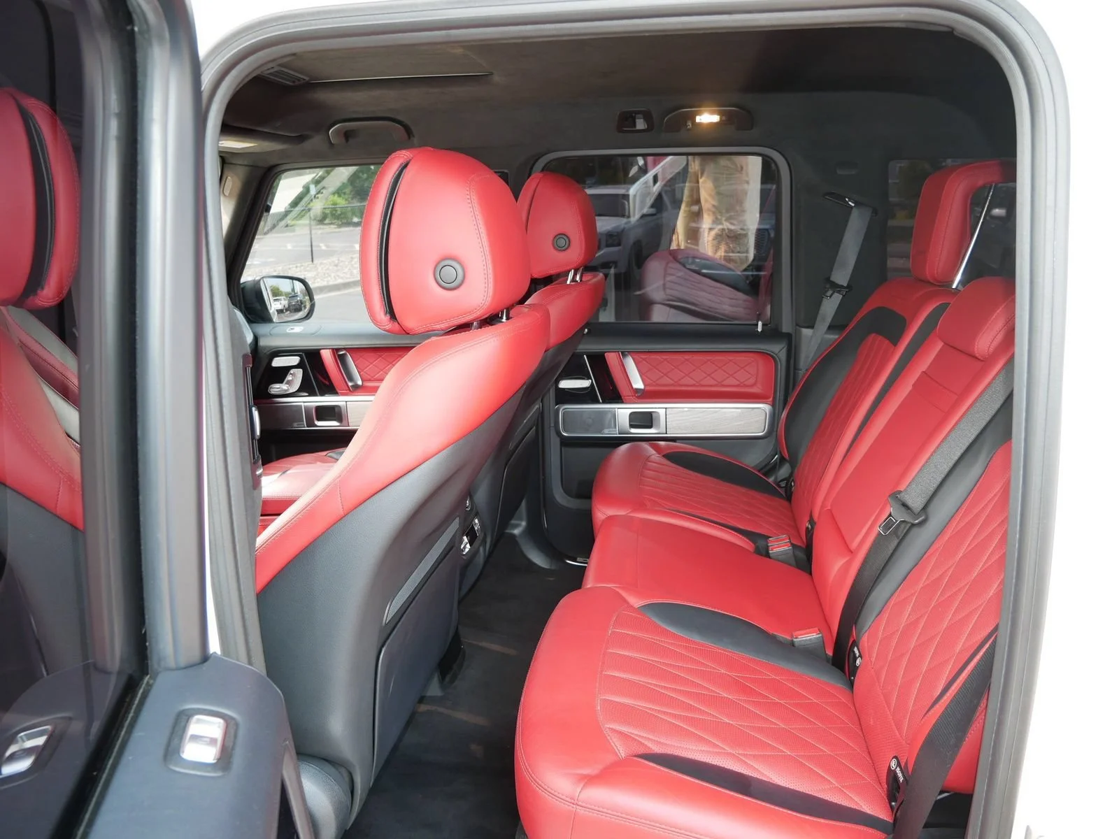 Used 2021 White Mercedes-Benz 4MATIC® image 17
