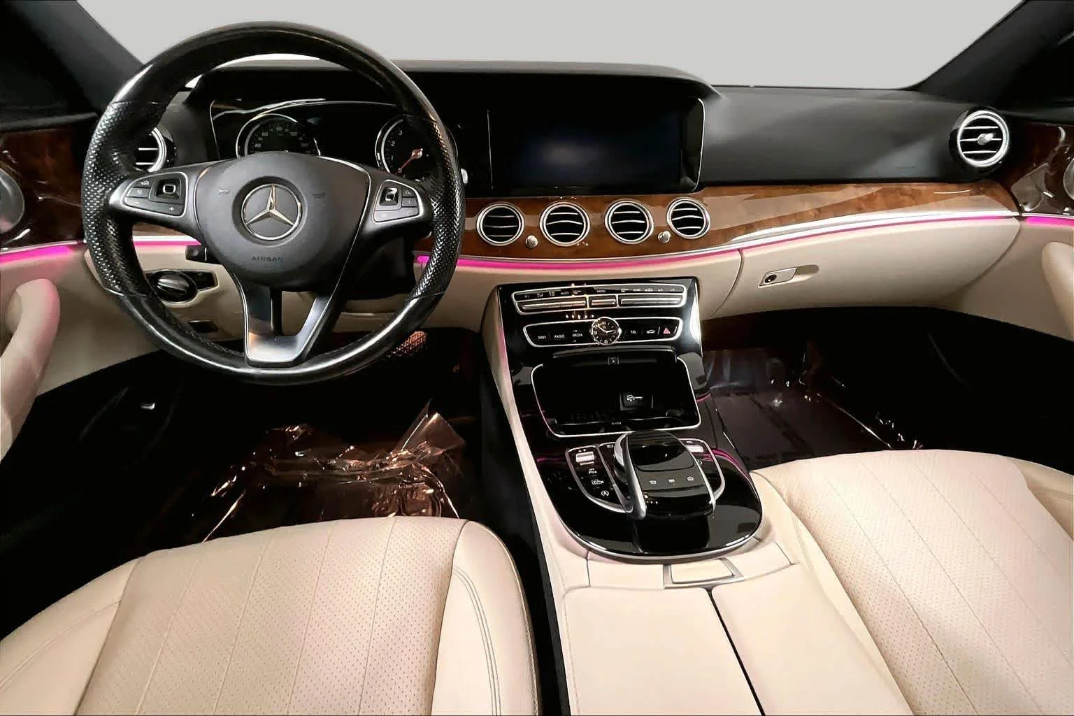 Used 2017 Polar White Mercedes-Benz E 300 Luxury image 16