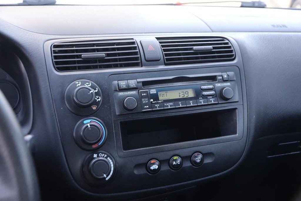 Used 2005 Rallye Red Honda VP AT image 12