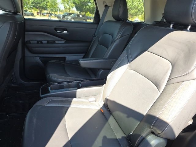 Used 2024 Black Nissan SL image 7