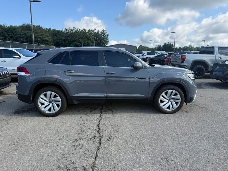Used 2022  Volkswagen 3.6L V6 SE w/Technology image 13