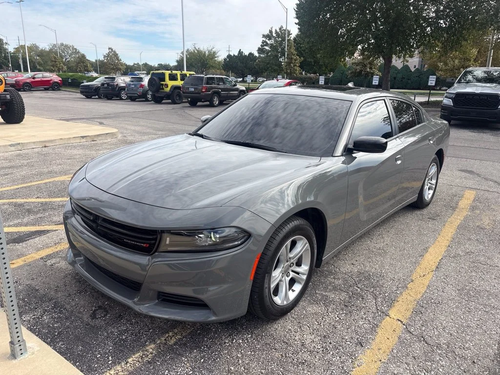 Used 2023 Gray Dodge SXT image 1