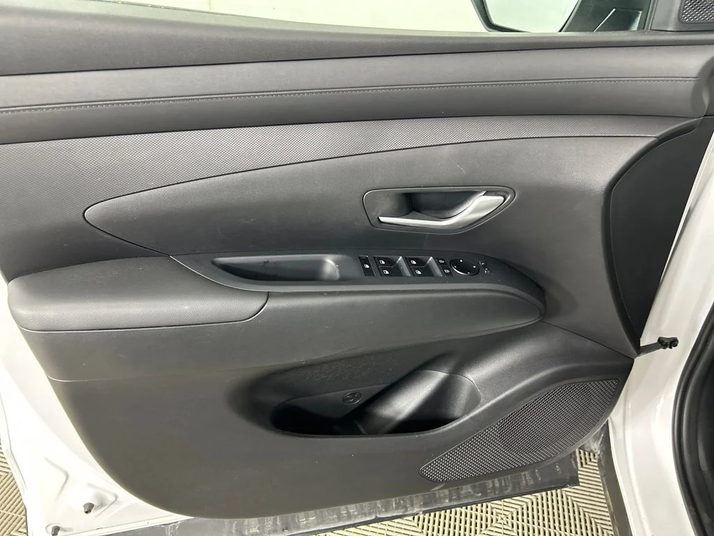 Used 2026 White Hyundai SEL image 12