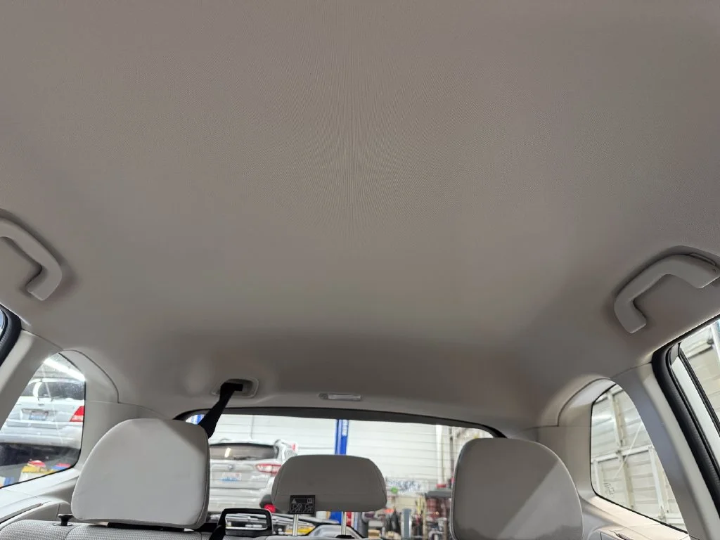 Used 2021 White Subaru Base image 25