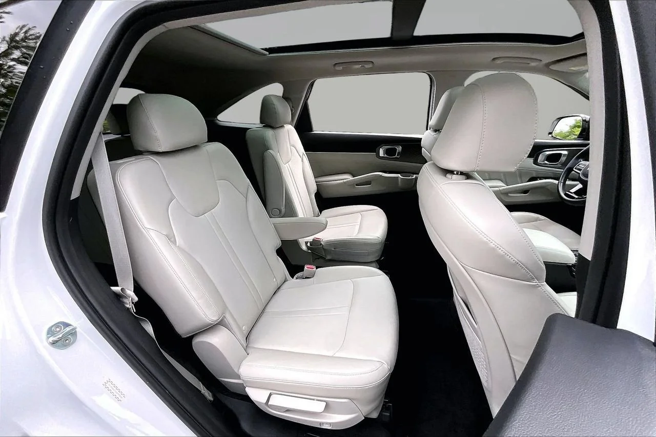 Certified Used 2022 White Kia SX image 24