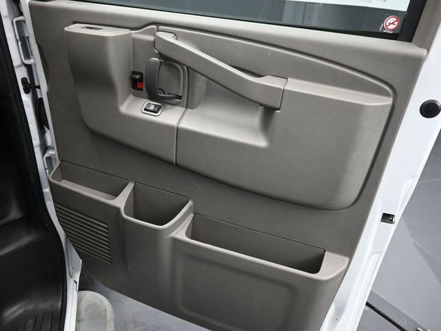 2024 GMC Savana Cargo Work Van - Photo 29
