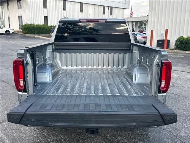 Used 2025 Silver GMC SLT image 12