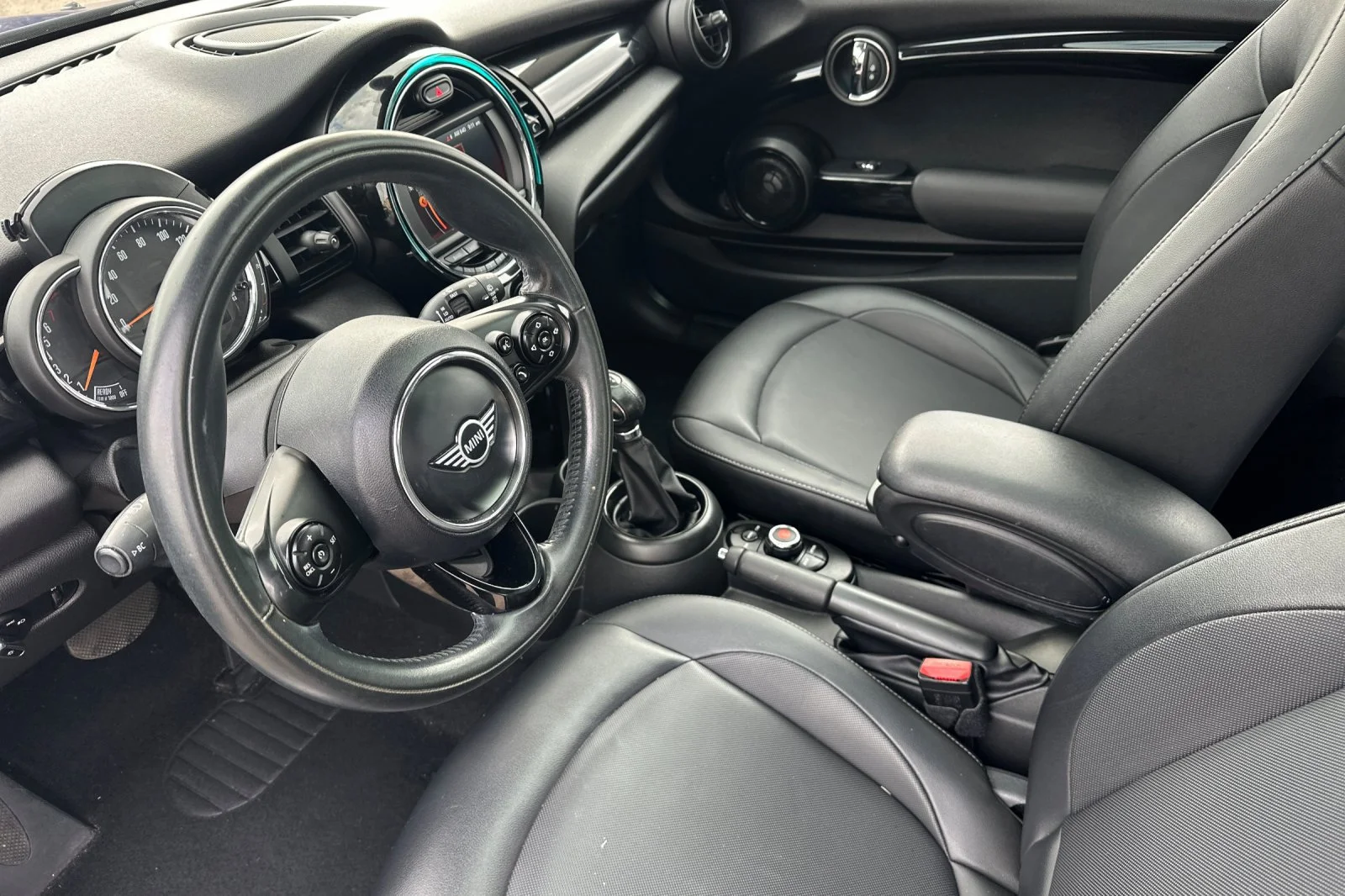 Used 2019 Blue Metallic MINI Classic image 9