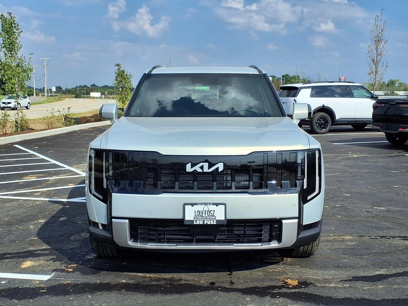 New 2027 Ivory Silver Kia EX image 21