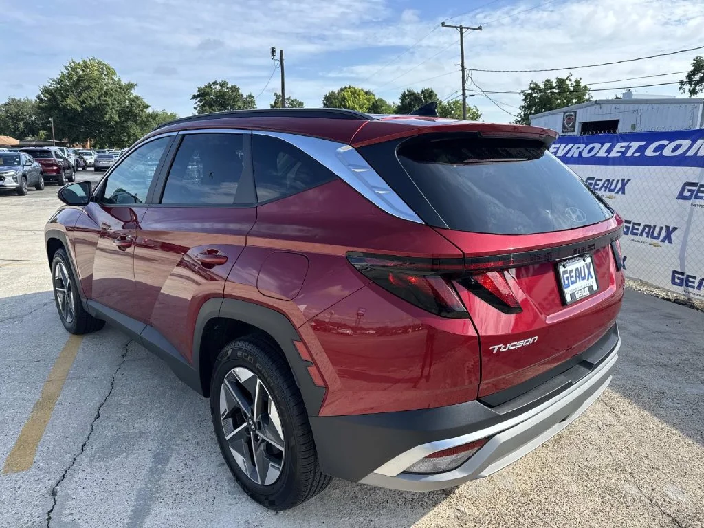 Used 2025 Red Hyundai SEL image 12