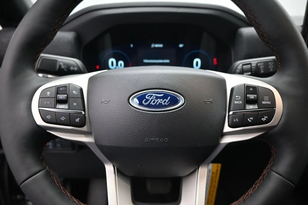 New 2027 Carbonized Gray Metallic Ford Active image 11