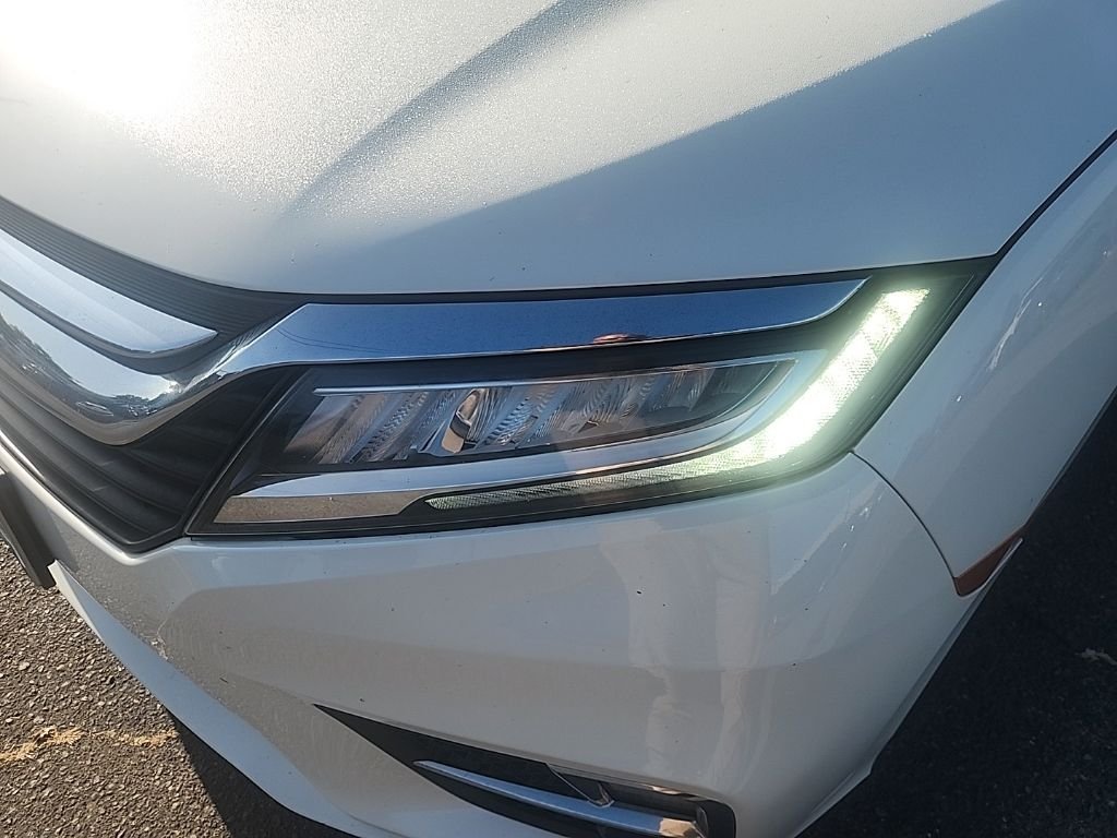 Used 2018 White Honda Elite image 6