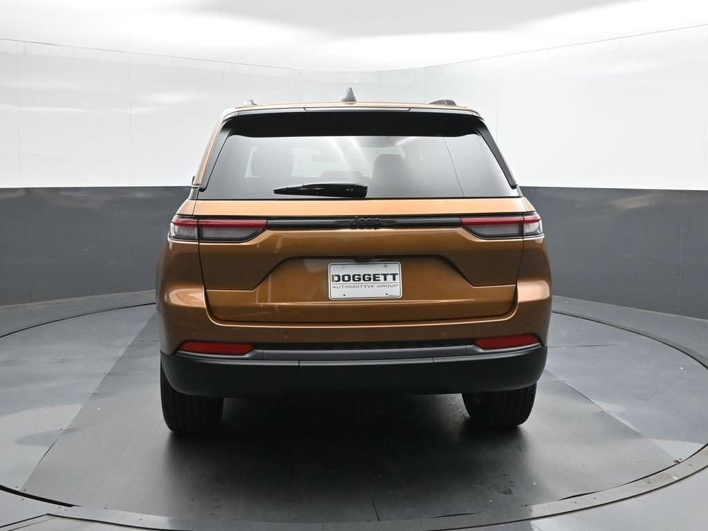 New 2026 Copper Shino Metallic Clear-Coat Exterior Paint Jeep Limited image 5