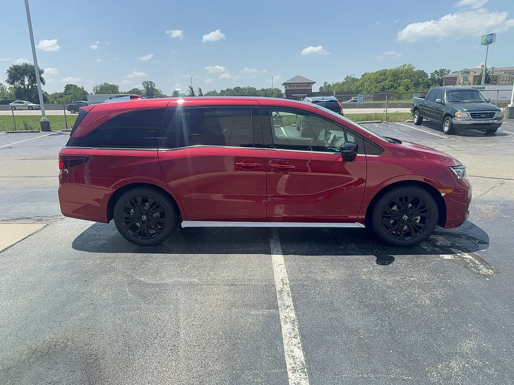 New 2026 Radiant Red Metallic II Honda Sport-L image 4