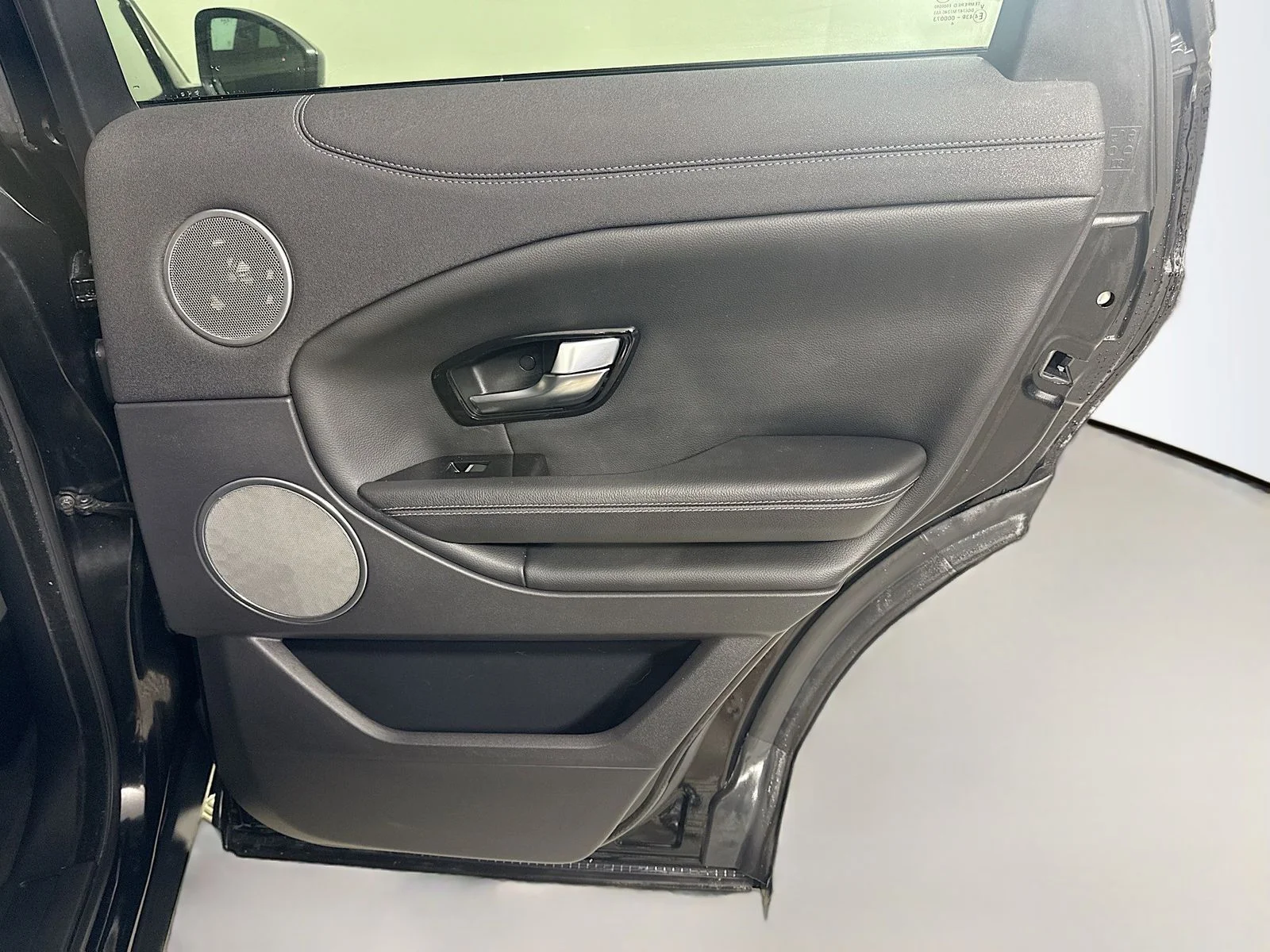 Used 2017  Land Rover SE image 24