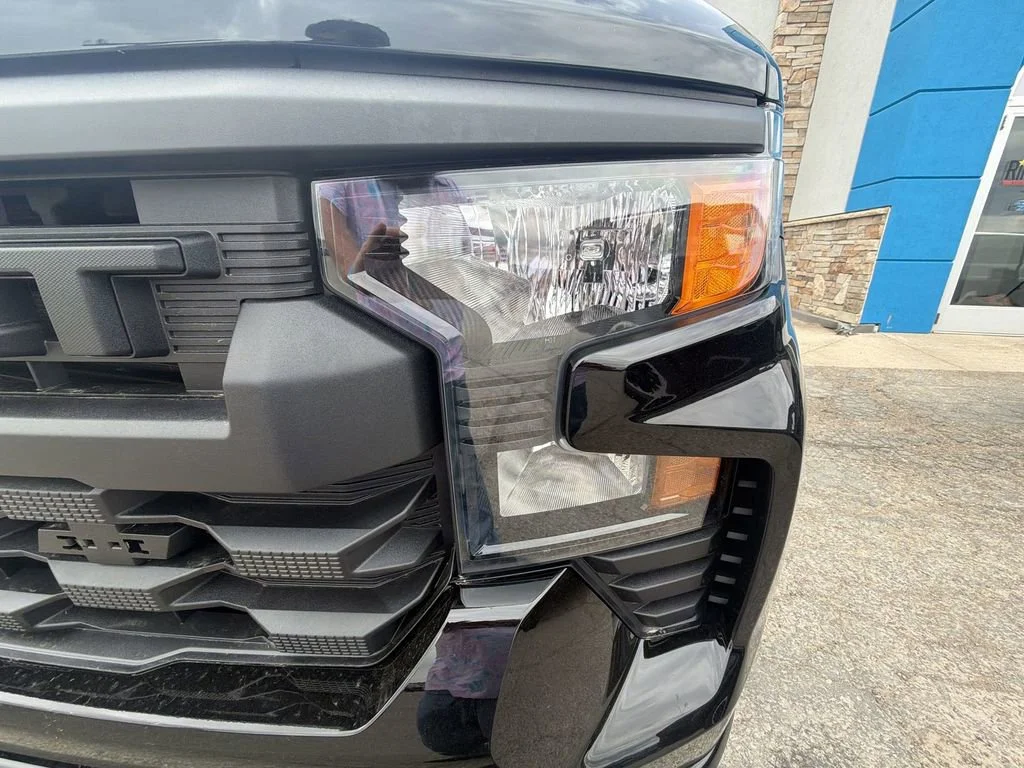 Used 2023 Black Chevrolet Custom image 17