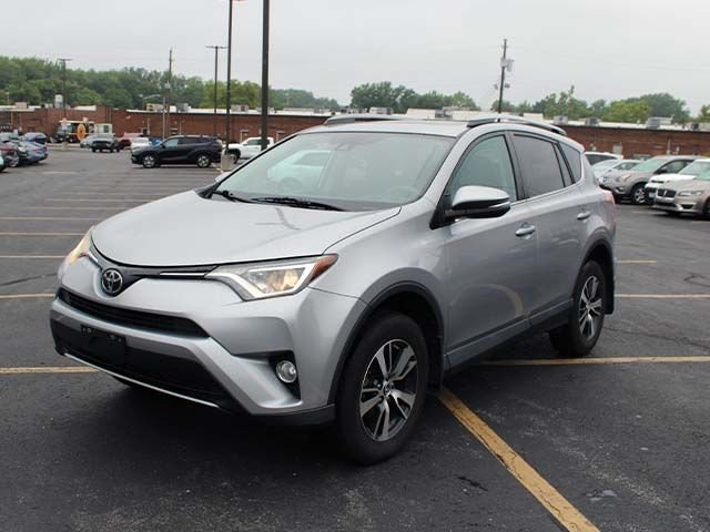 Used 2017 Silver Sky Toyota XLE image 2