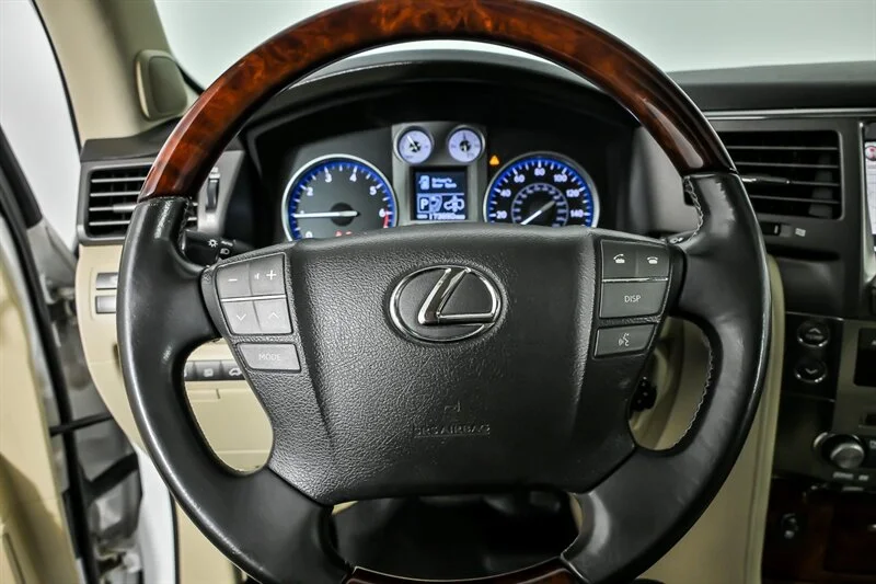 Used 2009 Starfire Pearl Lexus  image 23