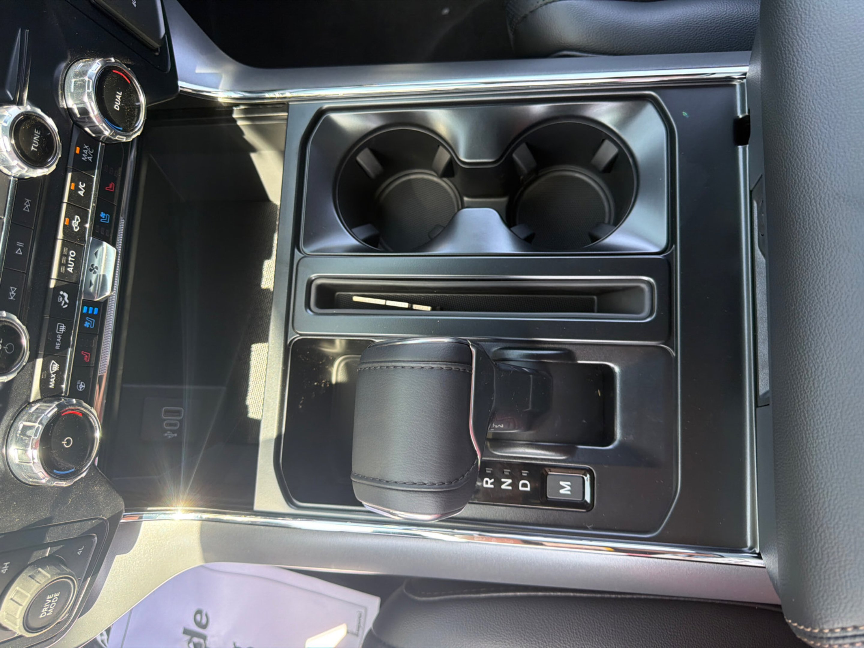 New 2026 Star White Metallic Tri-Coat Ford Lariat® image 31