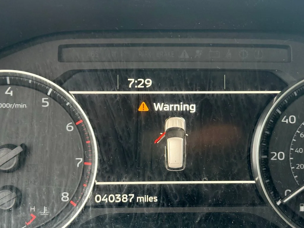 Used 2023  Mitsubishi SE image 3