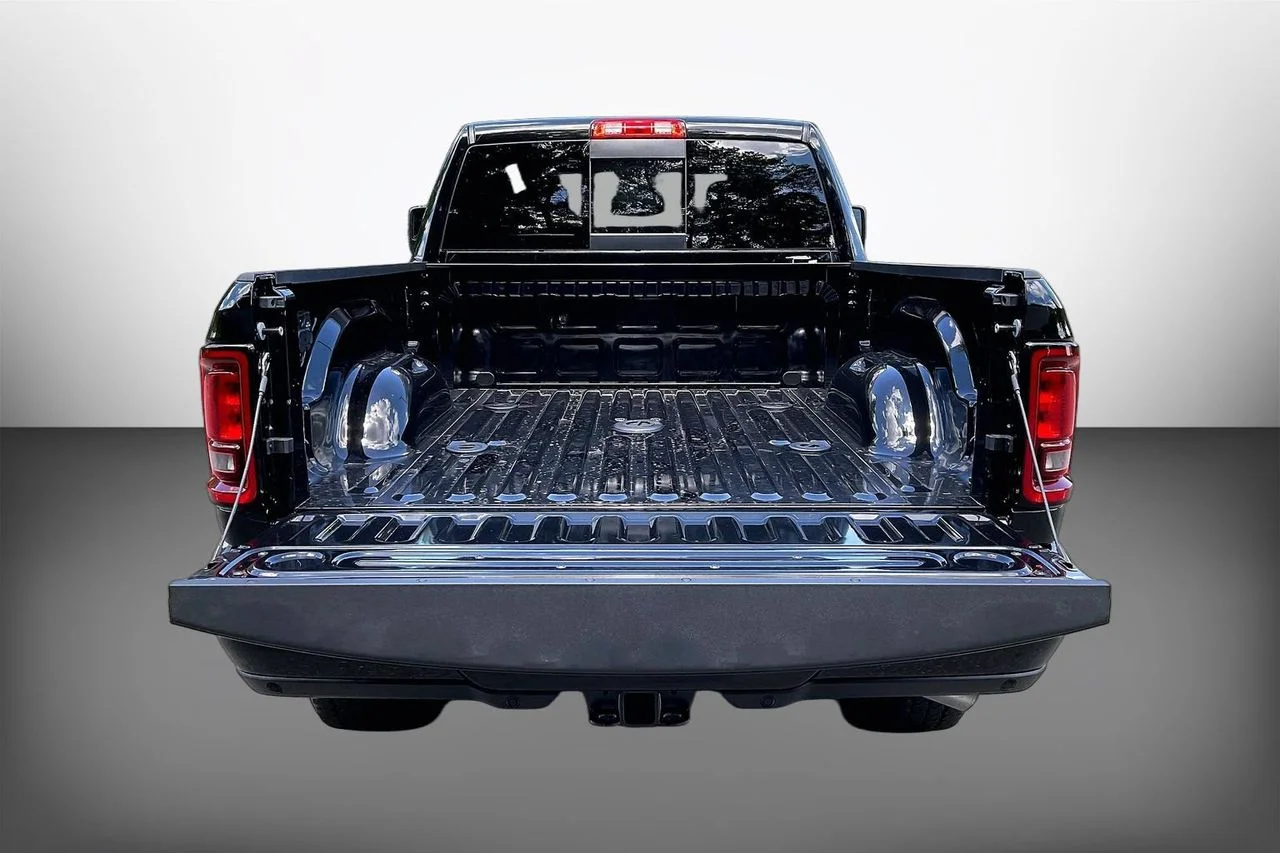 New 2026 Diamond Black Crystal Pearlcoat RAM  image 23