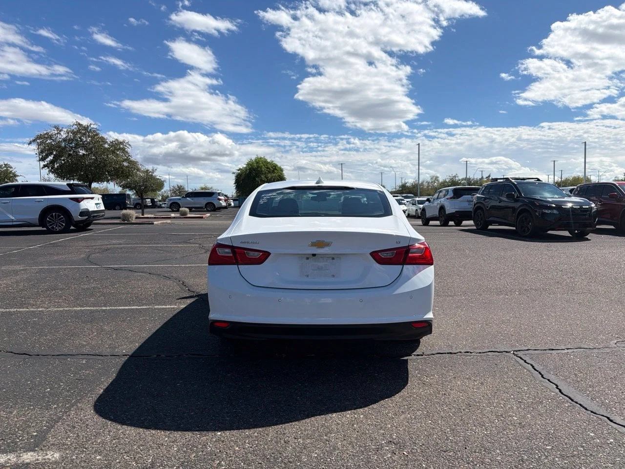 Used 2024 Summit White Chevrolet LT image 5