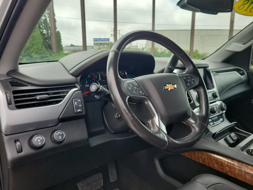 Used 2018 SILVER ICE METALLIC Chevrolet Premier image 22