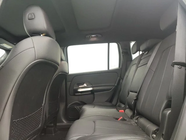 Used 2023  Mercedes-Benz GLB 250 image 10