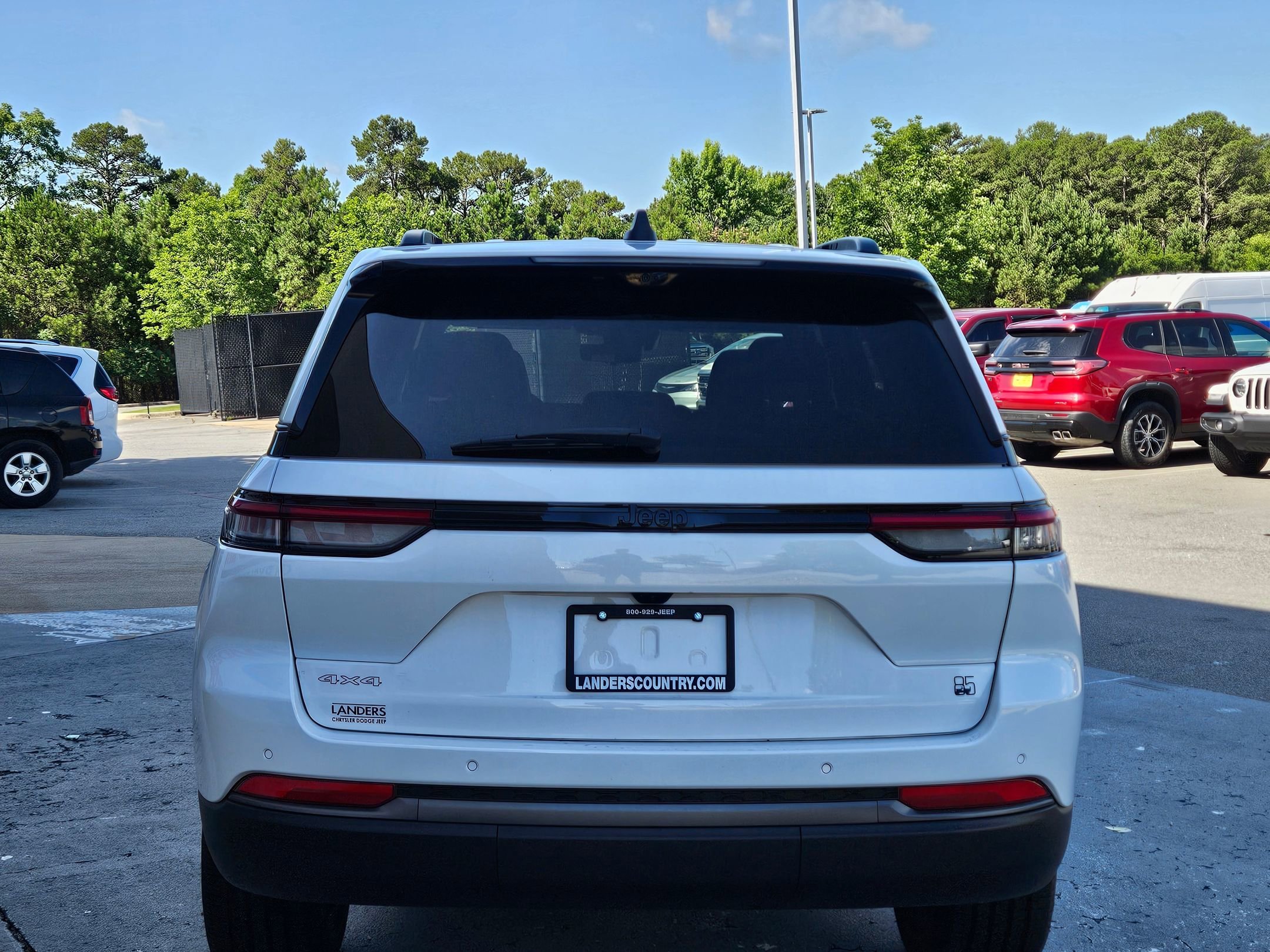 New 2026 Bright White Clear-Coat Exterior Paint Jeep 85th Anniversary Edition image 6