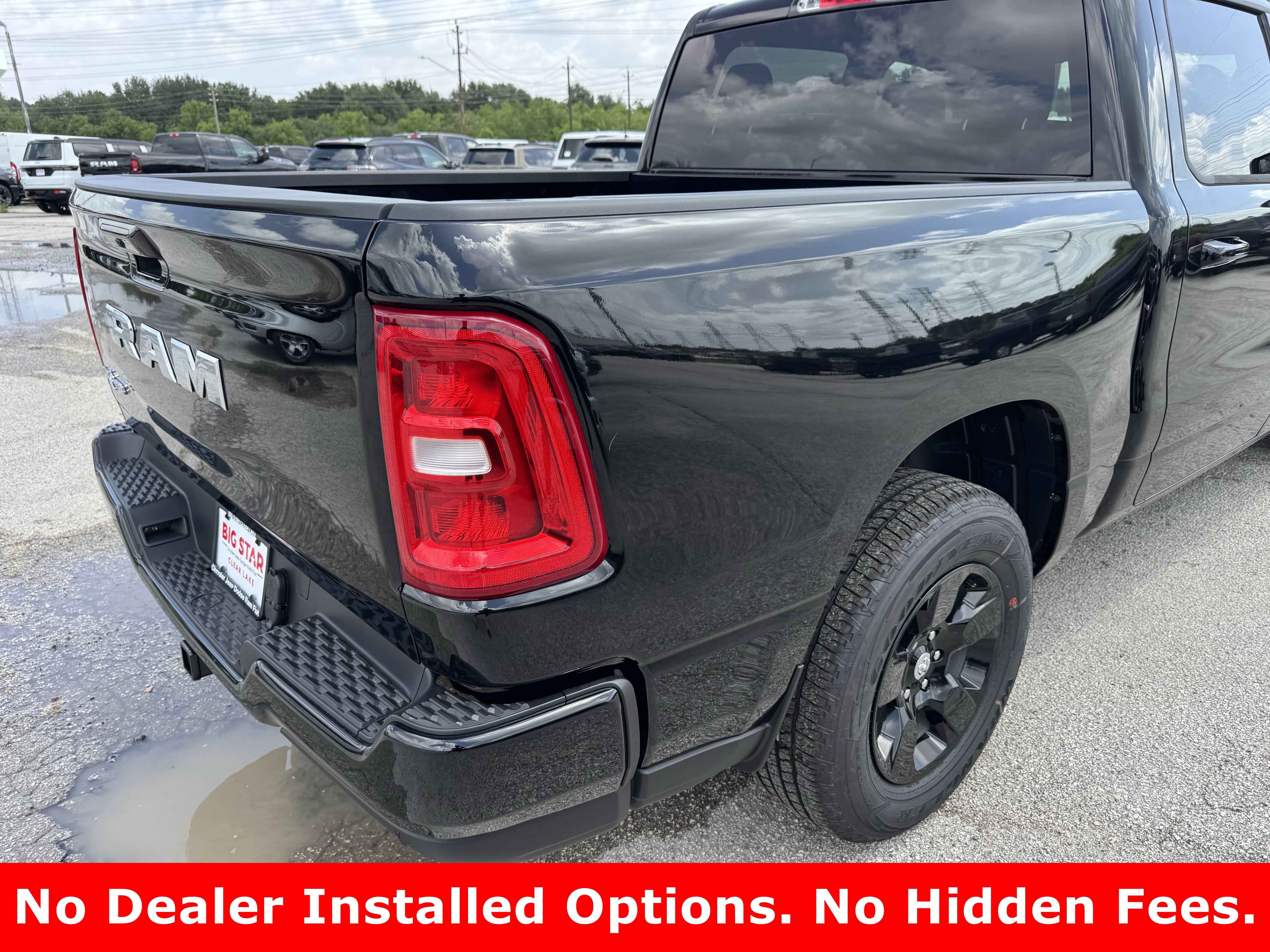 New 2026 Diamond Black Crystal Pearl-Coat Exterior Paint RAM Lone Star image 7