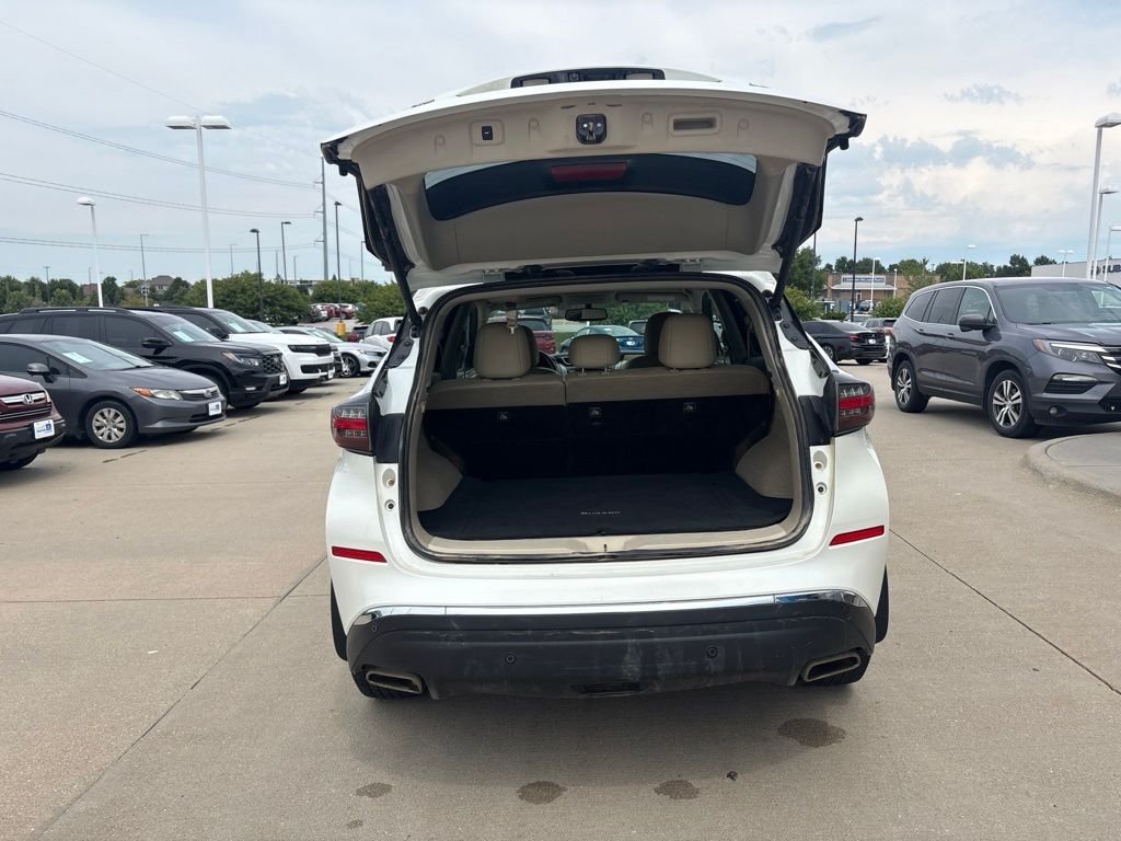 Used 2019 Pearl White Tricoat Nissan SL image 39