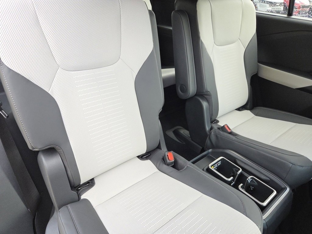 Certified Used 2025 CELESTIAL SILVER Lexus 500h F SPORT Premium image 38