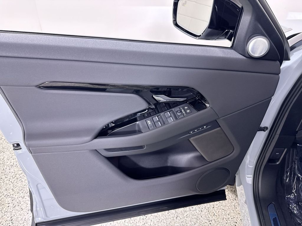 New 2026 ARROIOS GRY MET Land Rover Hoxton Edition image 13